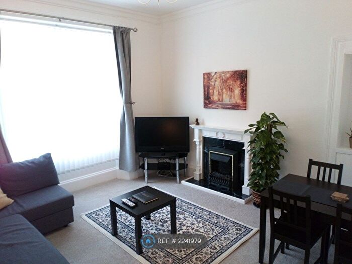 1 Bedroom Flat To Rent In Wallace Street, Dumbarton, G82