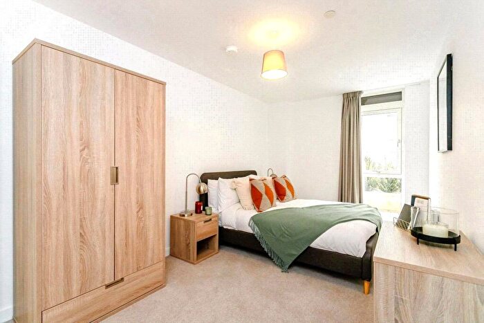 2 Bedroom Apartment To Rent In Exchange Square, The Priory Queensway, Birmingham, West Midlands, B4