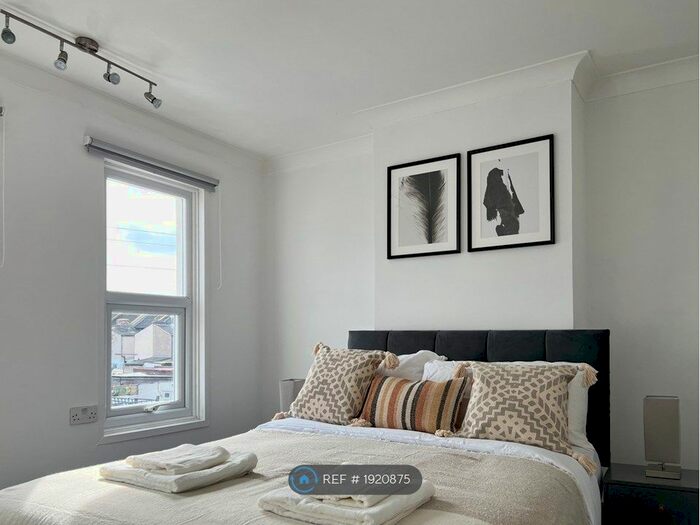 2 Bedroom Flat To Rent In Carlisle Road, London, DA1