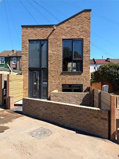2 Bedroom Detached House For Sale In Henderson Road, Croydon, CR0
