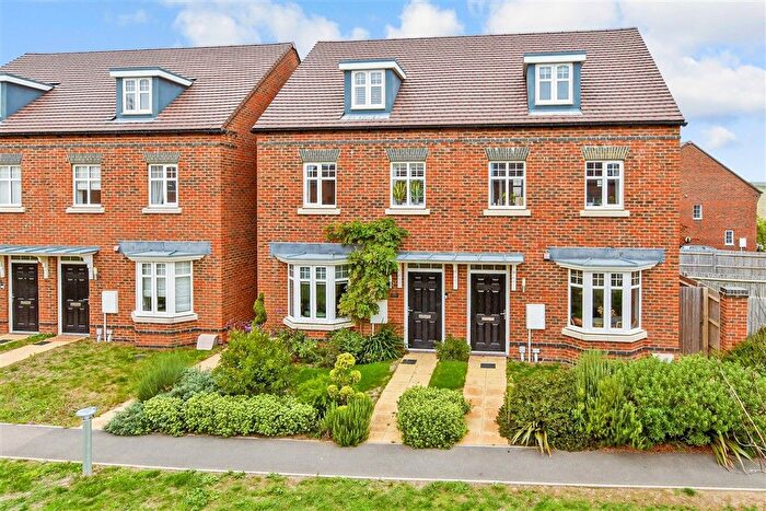 3 Bedroom Semi-detached House For Sale In Chaffinch Walk, Peacehaven, East Sussex, BN10