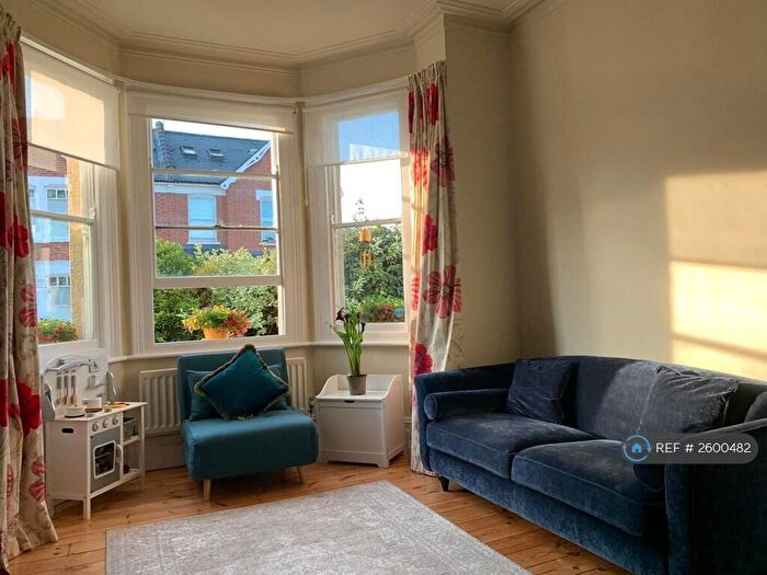 2 Bedroom Semi-Detached House To Rent In Bulwer Road, Herts, EN5