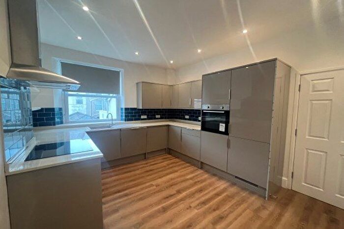 2 Bedroom Flat To Rent In Wolsdon Street, Plymouth, PL1