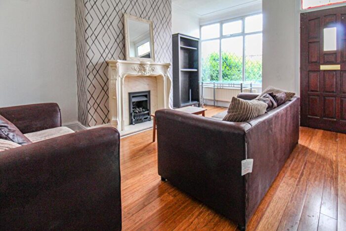 2 Bedroom Terraced House To Rent In Woodside Place, Leeds, LS4