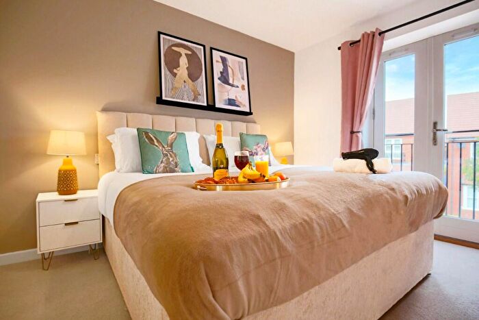 3 Bedroom House To Rent In Tyhurst, Milton Keynes, Buckinghamshire, MK10