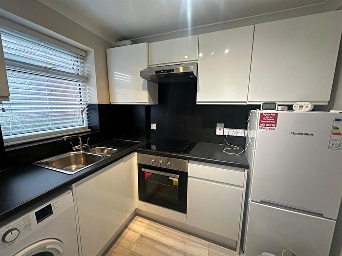 1 Bedroom Flat To Rent In Millbrook Road East, Southampton, SO15