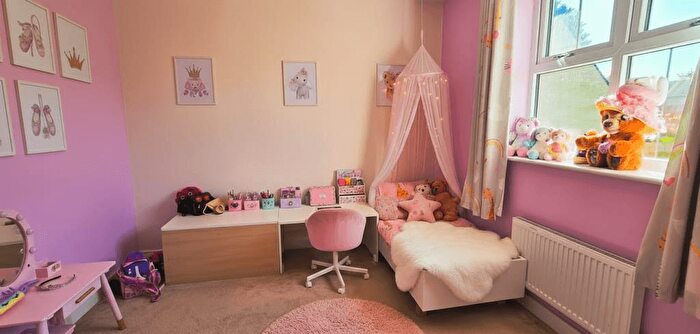 5 Bedroom Detached House To Rent In Egham Crescent, North Cheam, Sutton, SM3