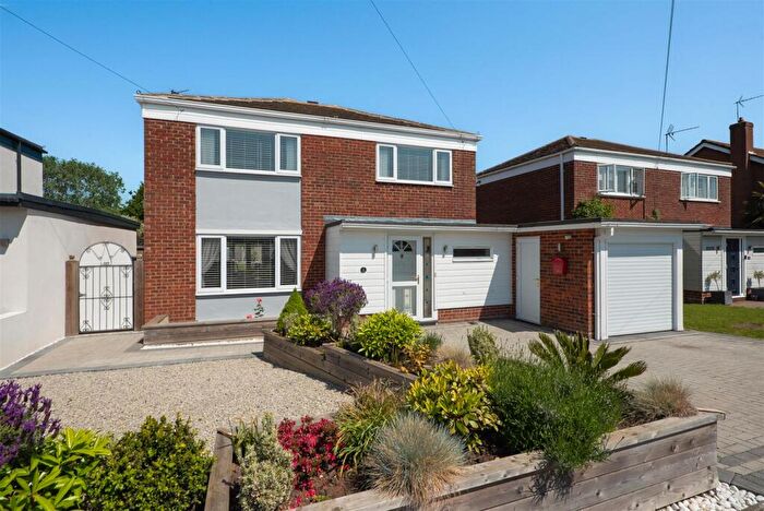 4 Bedroom Detached House For Sale In Spire Avenue, Whitstable, CT5