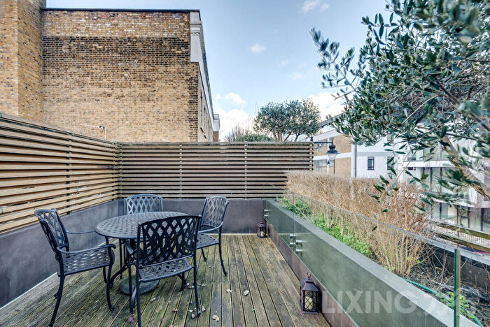 3 Bedroom End Of Terrace House For Sale In Halliford Street, Islington, N1