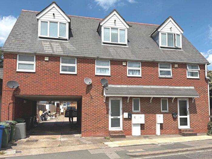 1 Bedroom Flat For Sale In High Street, Aveley, South Ockendon, RM15