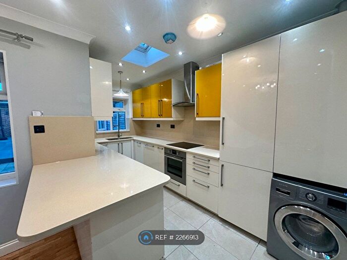 5 Bedroom Terraced House To Rent In Sunningdale Avenue, London, W3