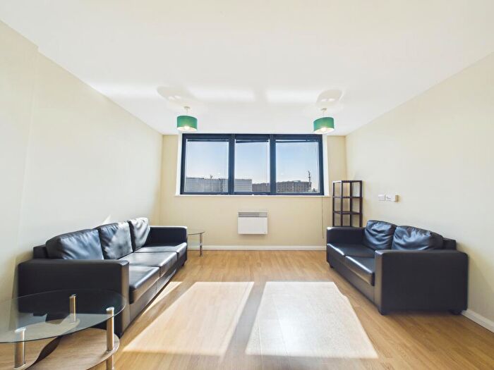 2 Bedroom Flat To Rent In Mann Island, Liverpool, L3