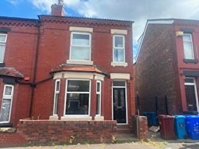 End Of Terrace House To Rent In Laburnum Road, Manchester, M18
