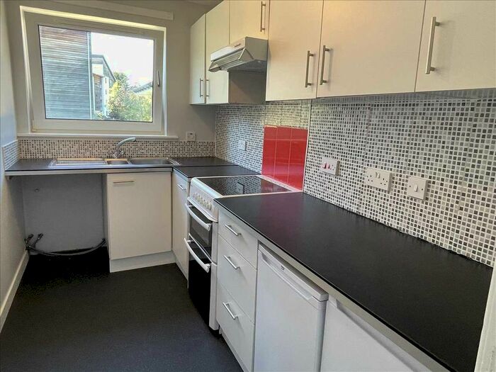 2 Bedroom Flat To Rent In Crieff Road, Perth, PH1