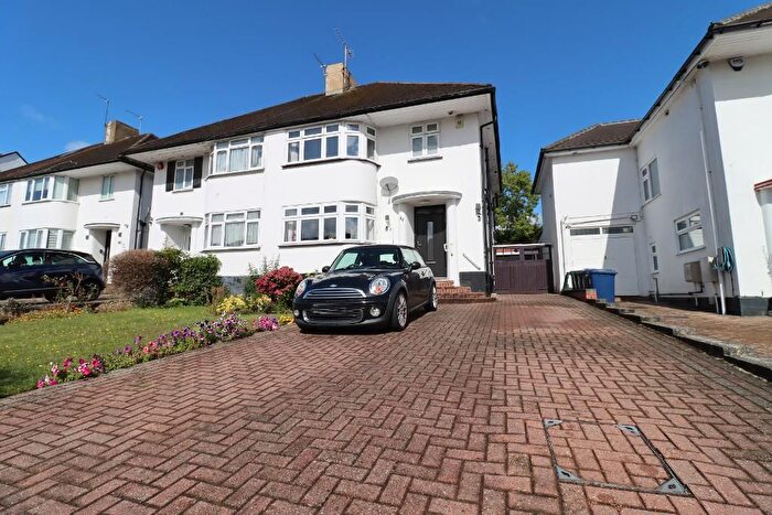 4 Bedroom Semi Detached House For Sale In St Margarets Road, Edgware, Middlesex, HA8