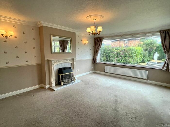 3 Bedroom Semi-Detached House For Sale In Woodford Avenue, Castle Bromwich, Birmingham, B36
