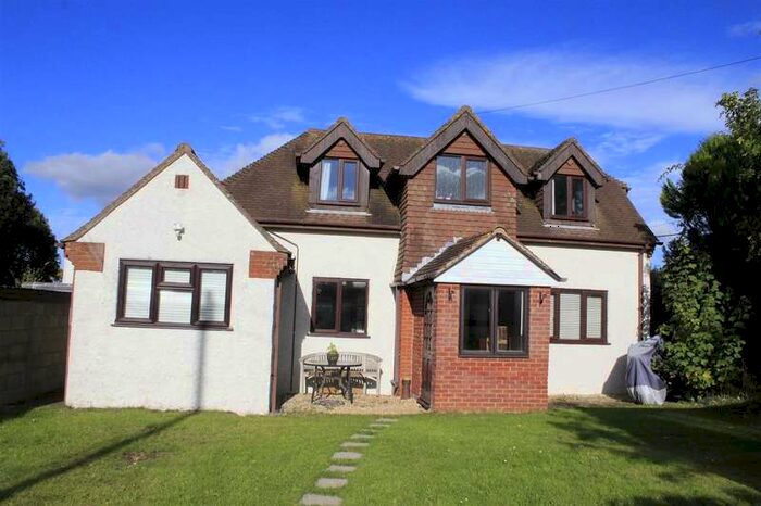 3 Bedroom Chalet House To Rent In Bowerchalke - Church Street, SP5