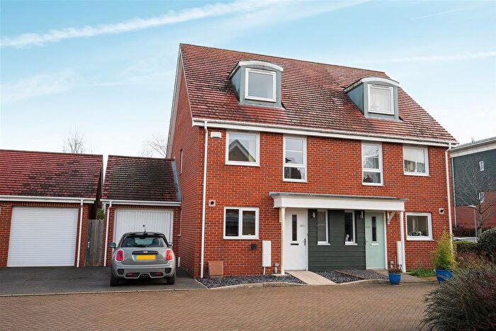 3 Bedroom Semi-Detached House To Rent In Wraysbury Drive, West Drayton, UB7