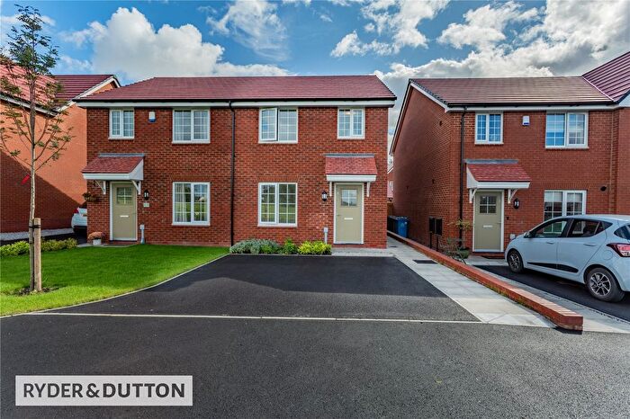 3 Bedroom Semi-Detached House For Sale In Yarn Close, East Hollinsfield, Middleton, Manchester, M24