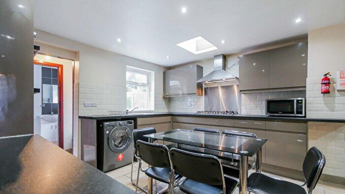 6 Bedroom Terraced House To Rent In Teignmouth Road, Selly Oak, Birmingham, B29