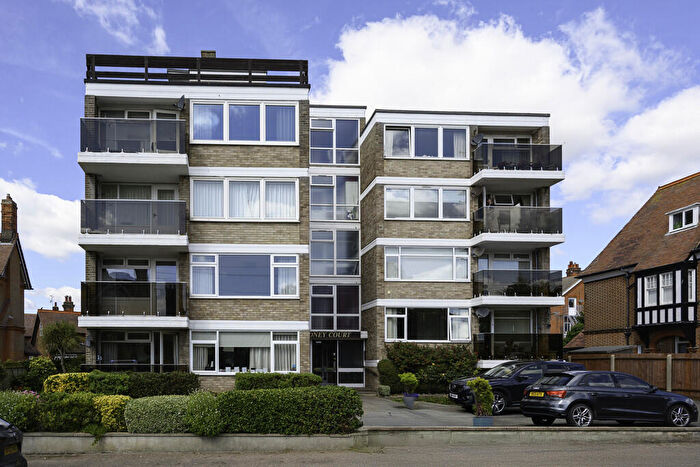 2 Bedroom Apartment For Sale In Tomline Road, Felixstowe, IP11