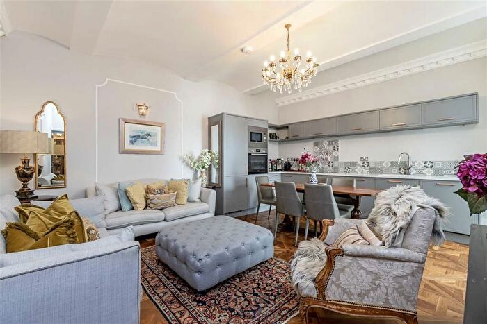2 Bedroom Flat To Rent In Stanhope Gardens, London, SW7