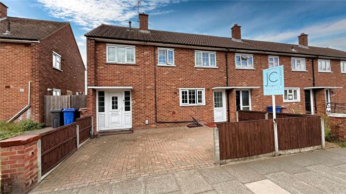 3 Bedroom End Of Terrace House For Sale In Fairway, Stifford Clays, Grays Essex, RM16