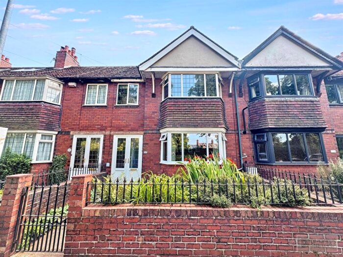 3 Bedroom Town House For Sale In Spring Gardens, Leek, ST13