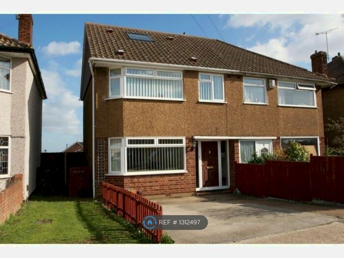 4 Bedroom Semi-Detached House To Rent In Davis Road Aveley, South Ockendon RM15