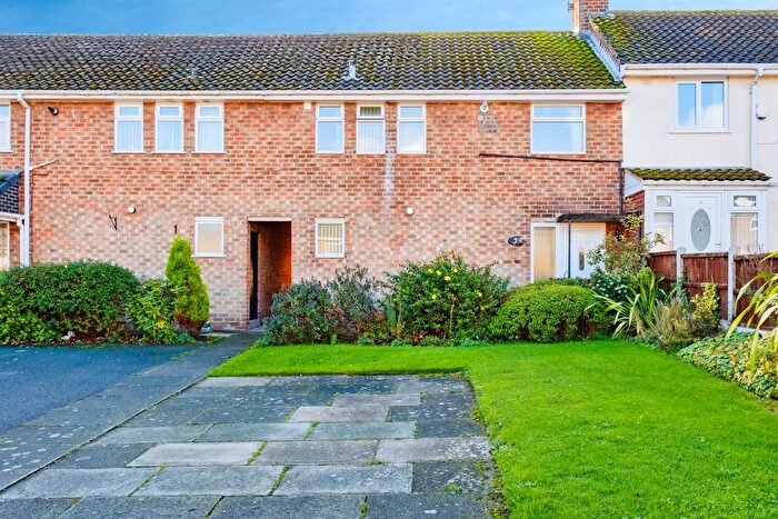 3 Bedroom Terraced House For Sale In Robin Way, Wirral, CH49