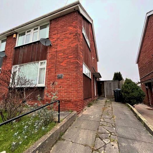 3 Bedroom Semi-Detached House To Rent In Thingwall Lane, L14, 3 Bed Semi