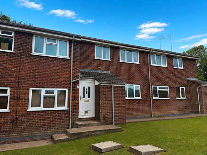 2 Bedroom Maisonette For Sale In Meadow Gardens, Buckingham, MK18