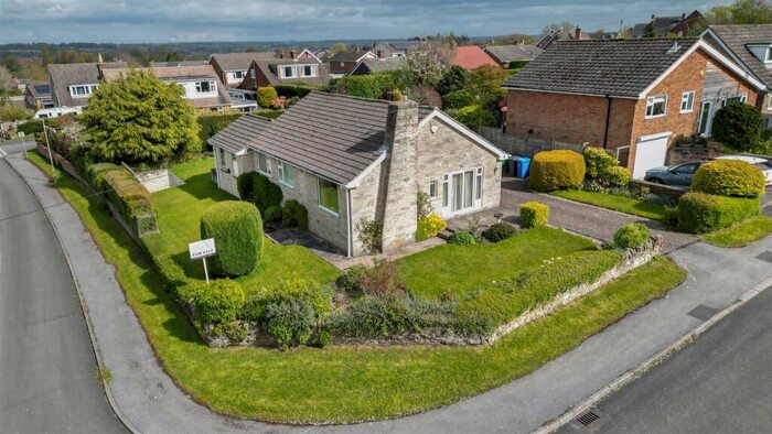 4 Bedroom Detached Bungalow For Sale In Selby Close, Chesterfield, S40