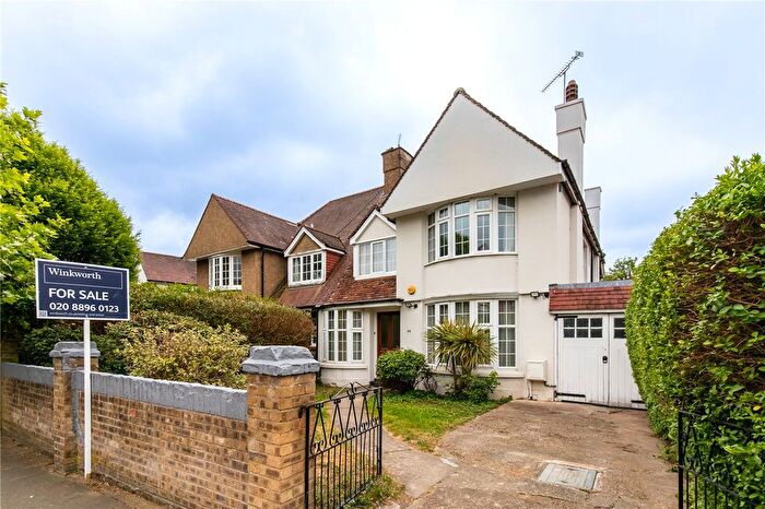 4 Bedroom Semi-Detached House For Sale In Rosemont Road, London, W3