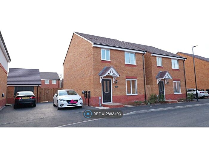 3 Bedroom Detached House To Rent In Matte St, Walsall, WS3