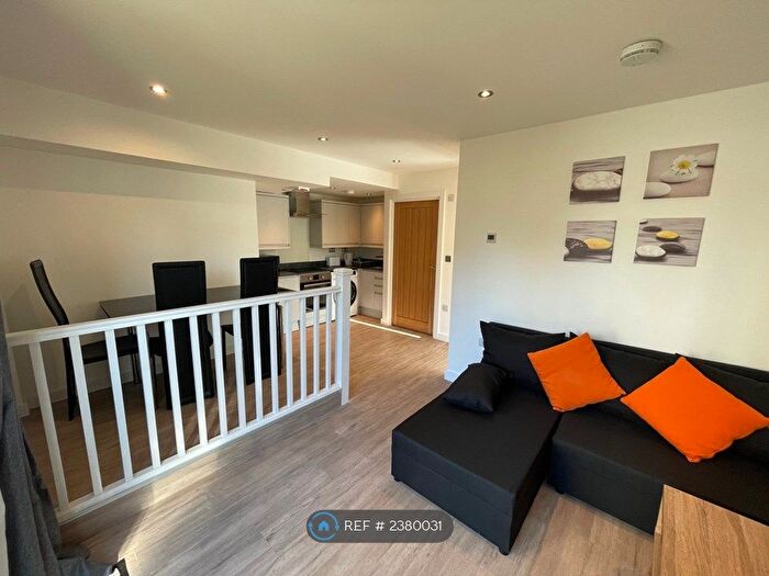 1 Bedroom Flat To Rent In Bellfield Road, High Wycombe, HP13