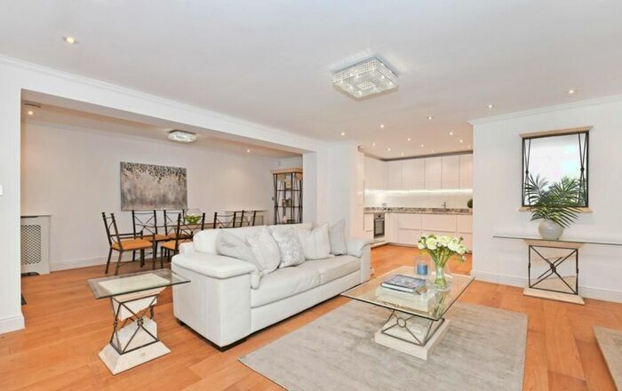 2 Bedroom Flat To Rent In Gloucester Place, Marylebone, London, W1U