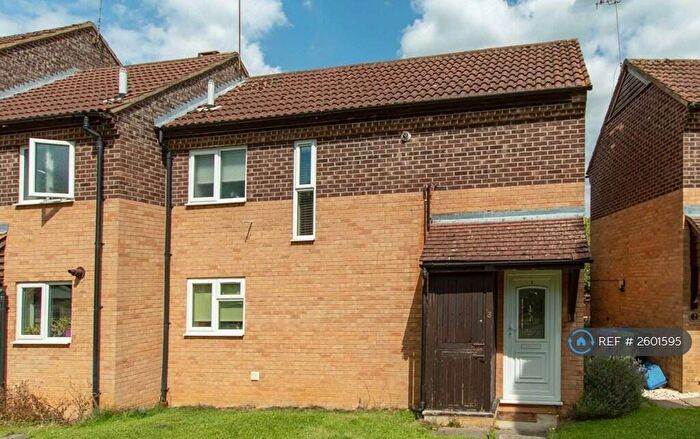2 Bedroom Semi-Detached House To Rent In Hydrangea Walk, Banbury, OX16