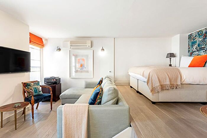 1 Bedroom Flat To Rent In Flat Court House, Seymour Place, London, W1H