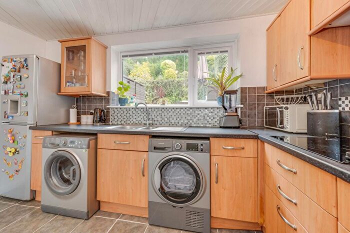 2 Bedroom Semi-Detached House For Sale In Wingfield Crescent, Sheffield, S12