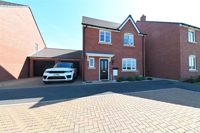 4 Bedroom Detached House For Sale In Buntings Close, Blunham, Bedford, MK44