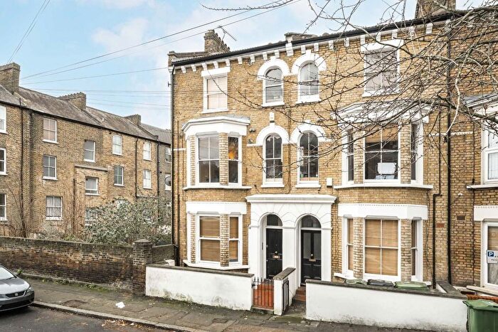 2 Bedroom Flat To Rent In Chantrey Road, London, SW9