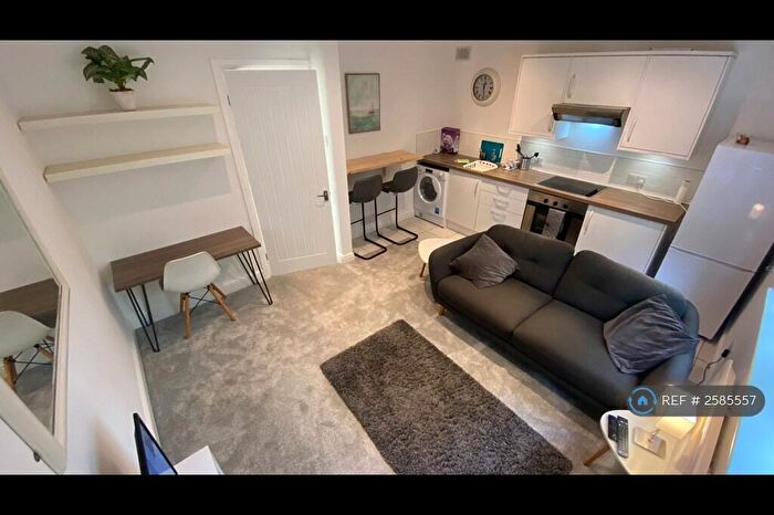 1 Bedroom Flat To Rent In Upper Chorlton Road, Manchester, M16