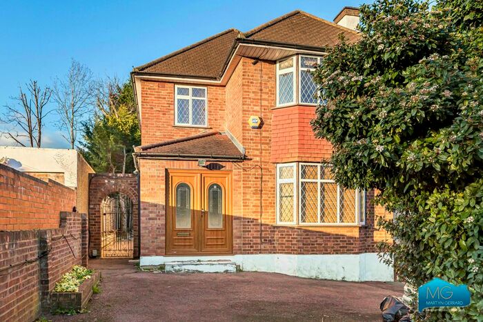3 Bedroom Detached House To Rent In Sheringham Avenue, Southgate, London, N14