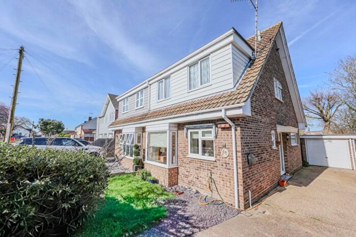 3 Bedroom Semi-Detached House For Sale In Kings Park, Thundersley, SS7