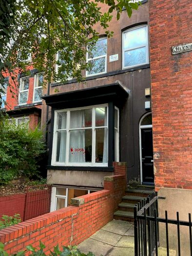 5 Bedroom Detached House To Rent In Blenheim Square, Leeds, LS2