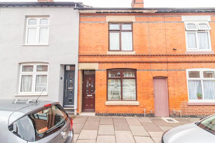 3 Bedroom Terraced House For Sale In Chepstow Road, Leicester, LE2