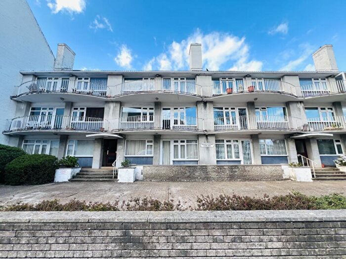 2 Bedroom Flat To Rent In South Street, Eastbourne, BN21