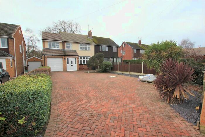 4 Bedroom Semi-Detached House To Rent In Portland Close, Mickleover, Derby DE3