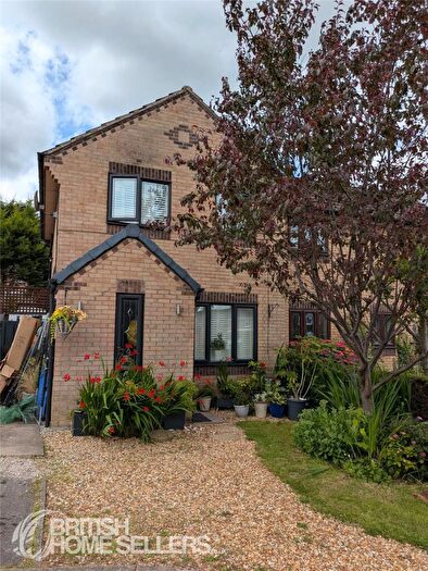 2 Bedroom Semi-Detached House For Sale In Langdale Close, Chesterfield, Derbyshire, S40